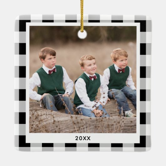 祖父母クリスマスフォト白黒Plaid セラミックオーナメント (裏面)