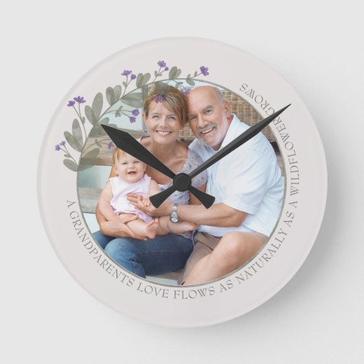 祖父母フォトパープルワイルドフラワーフローラ枠 ラウンド壁時計 (正面)