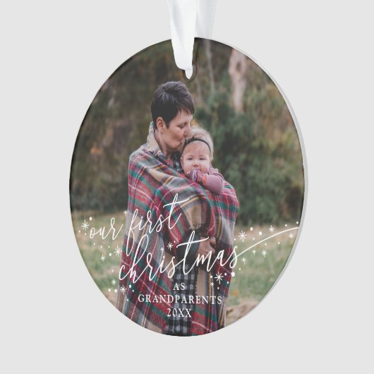 祖父母初めてのクリスマスの白い脚本 オーナメント (正面)