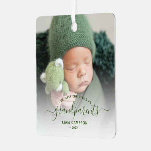 祖父母初めてのクリスマスフォトグリーンスクリプト メタルオーナメント (正面左)