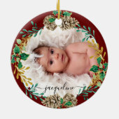 祖父母初めてのクリスマスホリーパインコーン写真 セラミックオーナメント (裏面)