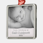 祖父母1stクリスマスのパーソナライズ名写真 メタルオーナメント (左)