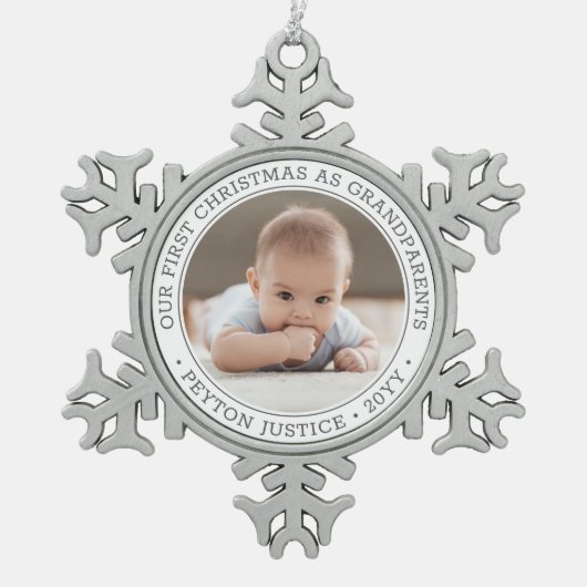 祖父母1stクリスマスベビー写真モダン スノーフレークピューターオーナメント (正面)