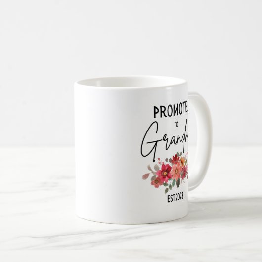 祖父母Est 2023おばあちゃんマグカップに昇格 コーヒーマグカップ (正面右)