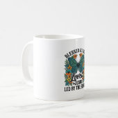 祝福された蝶のキリスト教Tシャツデザイン (2) コーヒーマグカップ (正面左)