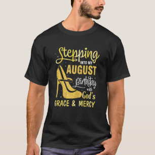 神々とともに私の誕生日に足を踏み入れ威厳があるる女性 Tシャツ