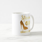 神々の恵みによって私の69歳の誕生日に踏み込む コーヒーマグカップ (正面右)