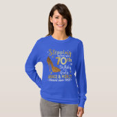 神々の恵みによって私の70歳の誕生日に踏み込む Tシャツ (正面フル)