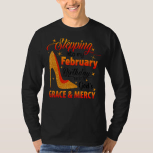 神々の恵みによって2月誕生日に入る Tシャツ