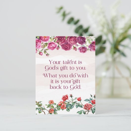 神々の贈り物はあなたの才能かわいらし赤紫のバラである ポストカード (スタンド正面)