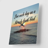 神からの奇跡として毎日を生きる スクエア壁時計 (傾斜)