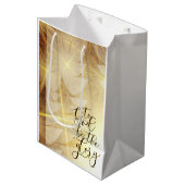 神が栄光のクリスマスツリーの星になる ミディアムペーパーバッグ (正面アングル)