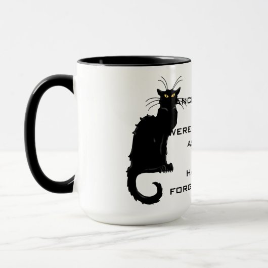 神として崇拝される猫; 彼らは忘れませんでした マグカップ (左)