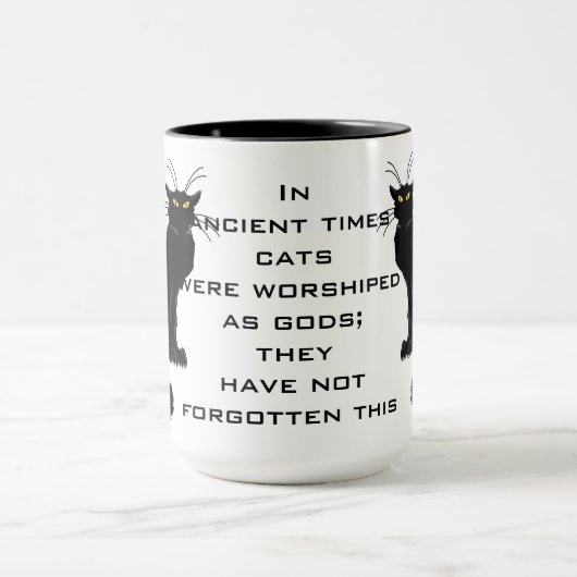 神として崇拝される猫; 彼らは忘れませんでした マグカップ (中央)