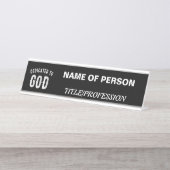神に捧げカスタマイズ可能な白カッコいい文字 デスクネームプレート (正面)