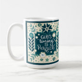 神のタイミングティール(緑がかった色)ブルーインスパイアの引用文インスピリチュアリティ コーヒーマグカップ (左)