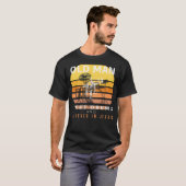 神のビート：不機嫌な老マンズイエス・グルーヴ博士。 Tシャツ (正面フル)