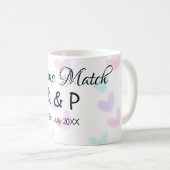 神の一致を追加カップル名の文字のハートパターン コーヒーマグカップ (正面右)