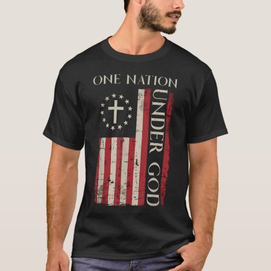 神の下なる一つの国 アメリカ国旗 7月4日 Tシャツ (正面)