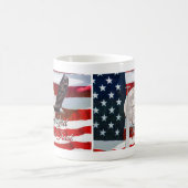 神の中で我々はマグを信頼クラシックする コーヒーマグカップ (中央)