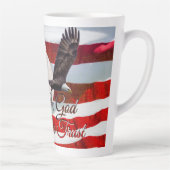 神の中で我々はラテマグを信頼 カフェラテマグ (右)