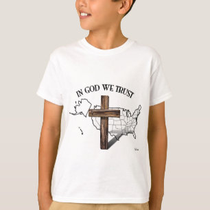 神の中で私たちは険しい十字架と米国の輪郭を信頼する Tシャツ