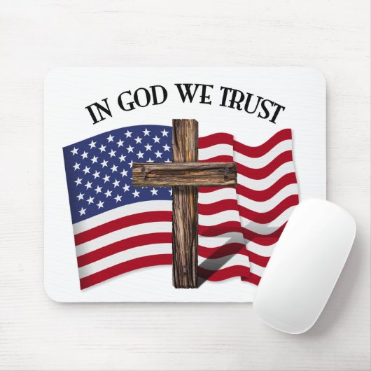 神の中で私たちは険しい十字架と米国旗を信頼する マウスパッド (マウス)