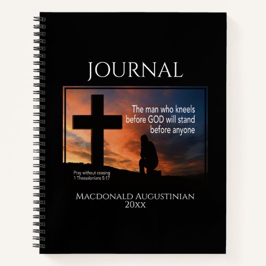 神の前にひざまずくクリスチャンの男祈りの言葉誌 ノートブック (正面)