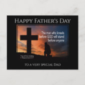 神の前にひざまずく父なる幸せな日の男 ポストカード (正面)