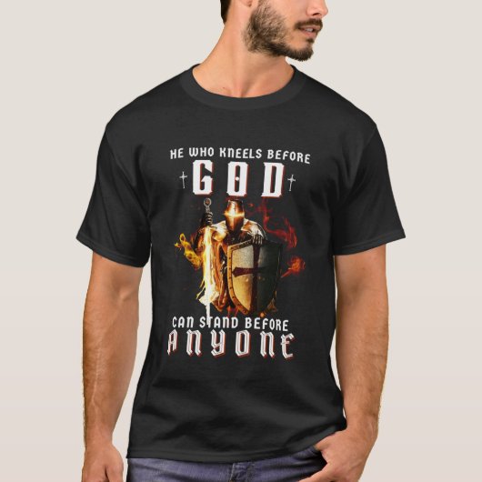 神の前にひざまずく騎士テンプルのクリスチャン Tシャツ (正面)