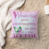 神の孫娘与えが©枕 クッション (ブランケット)