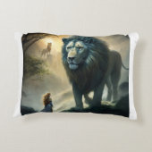 神の守護者：ライオンと守護天使の枕 アクセントクッション (裏面)