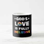 神の愛はすべての人を包み込む LGBTプライド月間 コーヒーマグカップ (中央)