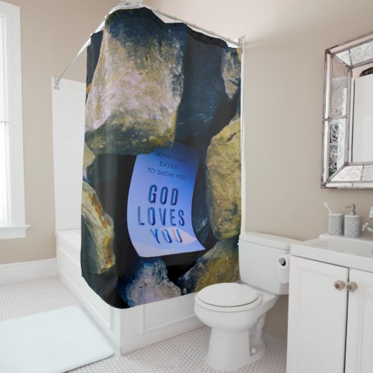神の愛を思い出させる。キリスト教信仰 シャワーカーテン (インサイチュ)