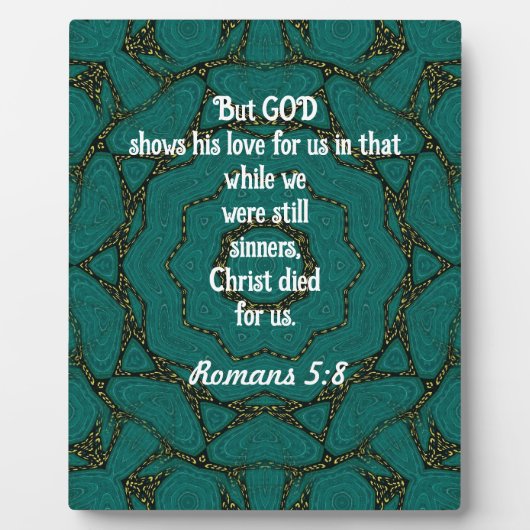 神の愛聖なる書物、 経典引用文ローマ5:8 フォトプラーク (正面)