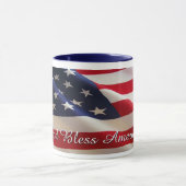 神はアメリカを賛美します マグカップ (中央)