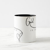 神は善やる気を起こさせる信鬼だ ツートーンマグカップ (中央)