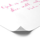 神は彼女の内にあり、彼女は失敗しない – ピンク ポスター (角)