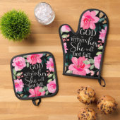 神は彼女の内にいる – 詩篇46:5ピンクのフローラ 鍋つかみ&鍋敷きセット (トップダウン)