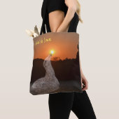 神は愛の夕日 トートバッグ (クローズアップ)