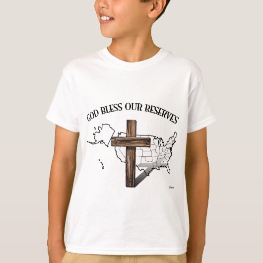 神は我々の準備金、険しい十字架と米国の輪郭を祝福 Tシャツ (正面)