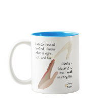 神は神の賛美御子だ。私は誠実なマグカップを歩く