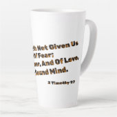 神は私たち与えに恐怖の精神を持たない カフェラテマグ (右アングル)