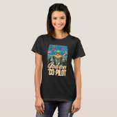 神は私の副操縦士 猫 副操縦士 飛行機 Tシャツ (正面フル)