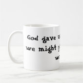 神は私達に私達が単語なしで祈るかもしれない音楽を与えました コーヒーマグカップ (左)