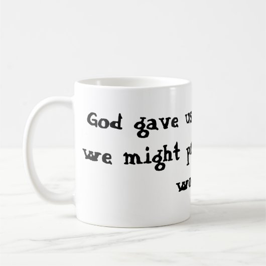 神は私達に私達が単語なしで祈るかもしれない音楽を与えました コーヒーマグカップ (左)