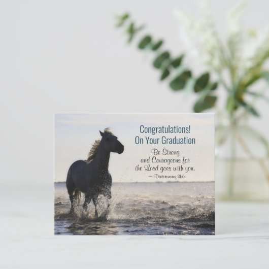 神よ、強くあれ、また勇気あれ、馬よ、卒業おめでとう ポストカード (スタンド正面)