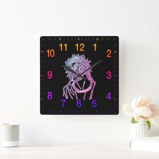 神を仰ぎ見上げて明るく輝く紫のイエス スクエア壁時計 (ホーム)