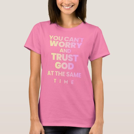 神を信じるシャツ ピンク Tシャツ (正面)