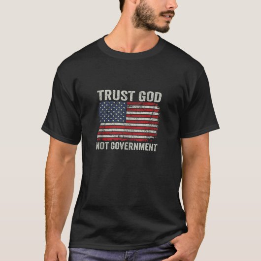 神を信頼する政府の愛国的なクリスチャンアメリカ Tシャツ (正面)